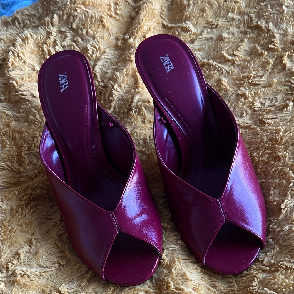 Zara Women's Deep Red Open-Toe Mules